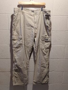 Wrangler Men's Khaki Cargo Pants with Multiple Pockets